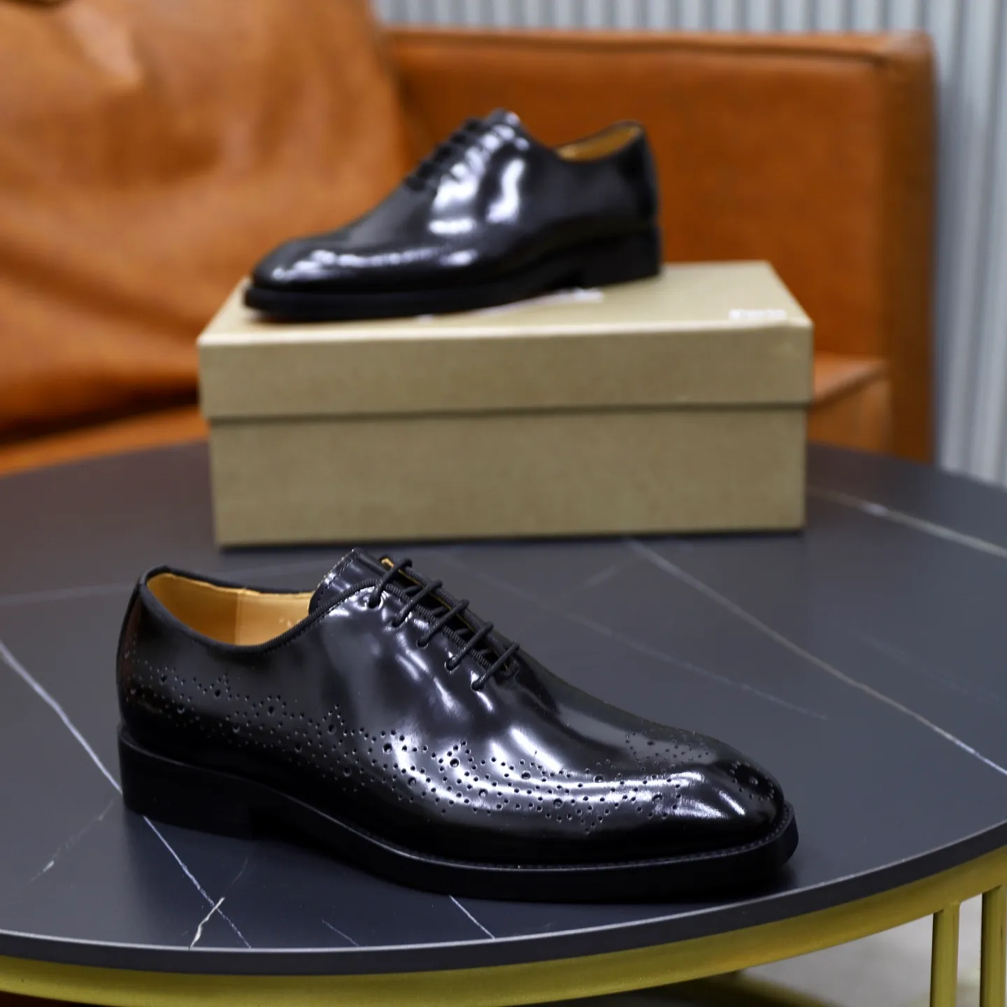 Ex-factory price: 620💰Christia*.Loubouti*🆑High-end men’s business formal leather shoes | Classic red sole shoes | Original imported first-layer cowhide | Water-dyed cowhide lining | Italian imported red rubber outsole | High-end luxury | Perfect interpretation of fashion, sunshine, style, suitable for various occasions Size: 39-44 (38.45 custom-made)